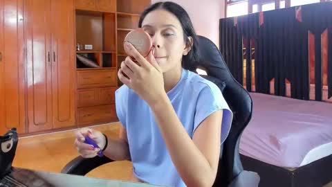 SARA  online show from December 2025 06:35:02 PM