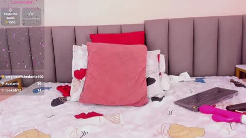 celeste_smmith_ online show from January 2025 07:28:01 AM