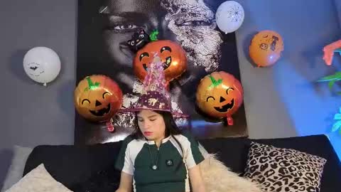 Sara online show from October 2025 07:10:02 PM