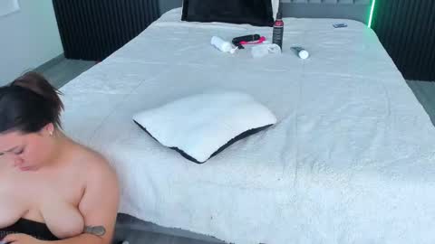 Celeste Bloom online show from February 2025 02:00:01 PM