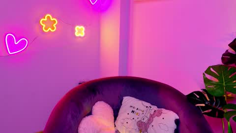  Celine  online show from December 2025 03:49:02 AM