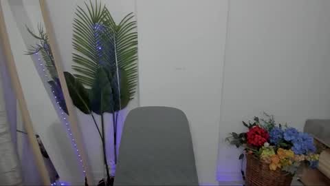 Snapshot of celine_roxelle chatting on October 2025 06:51:01 PM Celine Roxelle online show from October 2025 06:51:01 PM