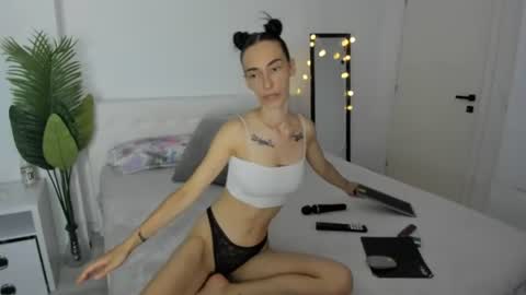 Celine Roxelle online show from July 2026 05:50:02 PM