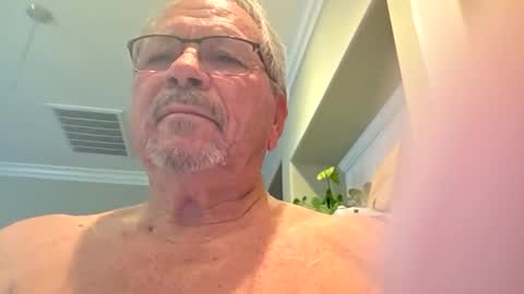 centerfielder online show from April 2026 07:37:01 PM