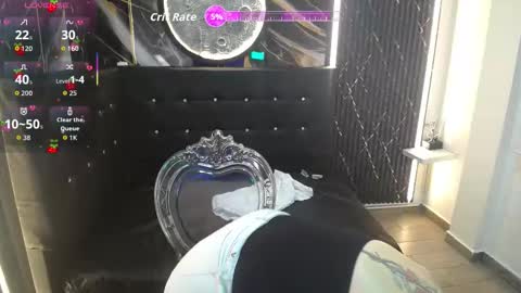 Cerecita  online show from November 2025 01:43:01 PM