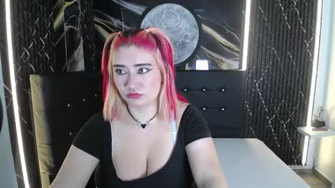 Snapshot of cerecita_02 chatting on May 2026 11:23:01 PM Cerecita online show from May 2026 11:23:01 PM