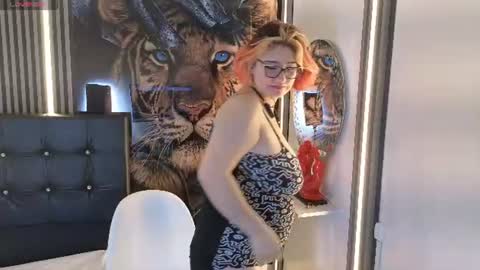Cerecita  online show from June 2026 05:12:01 AM