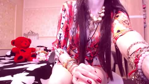 Cerise online show from November 2025 12:42:01 AM