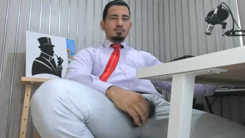 Snapshot of cesar_dant chatting on May 2026 06:26:02 PM Cesar online show from May 2026 06:26:02 PM