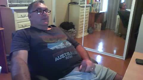 Snapshot of chalkstall chatting on December 2024 09:46:02 AM Chalky online show from December 2024 09:46:02 AM