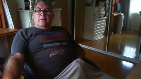 Snapshot of chalkstall chatting on September 2025 05:18:02 AM Chalky online show from September 2025 05:18:02 AM