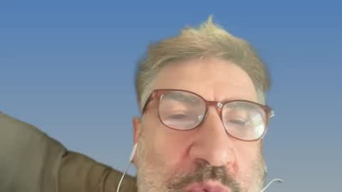 Snapshot of champsex305610 chatting on February 2025 04:41:02 AM champsex305610 online show from February 2025 04:41:02 AM