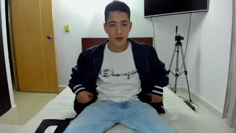 Kenji online show from November 2025 04:18:01 AM