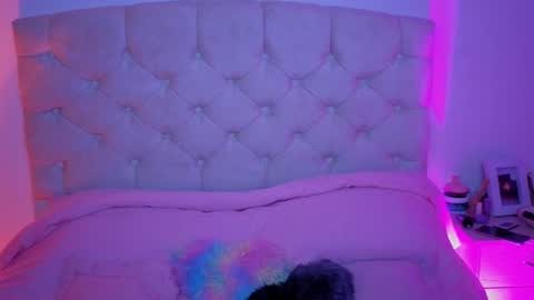 Chanell online show from October 2025 10:54:02 PM