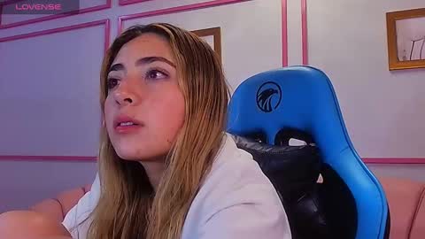 channel_blonde_a online show from December 2024 08:22:02 AM