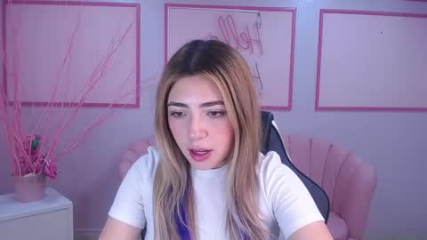 channel_blonde_a online show from December 2024 04:57:01 PM