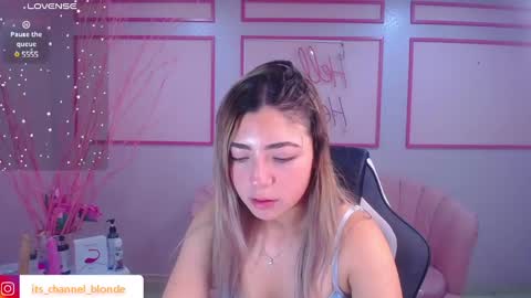 channel_blonde_a online show from January 2025 07:49:01 PM