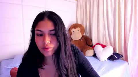 Snapshot of channel_mills chatting on May 2026 02:39:01 AM C H A N N E L online show from May 2026 02:39:01 AM