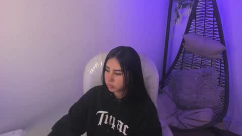 Chantall online show from November 2025 05:39:01 AM