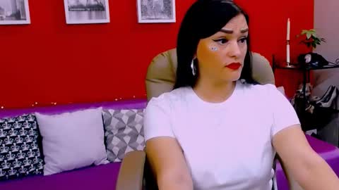 The Queen online show from November 2025 12:20:01 AM