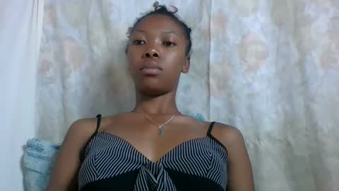 chariola0101 online show from February 2025 02:13:02 PM