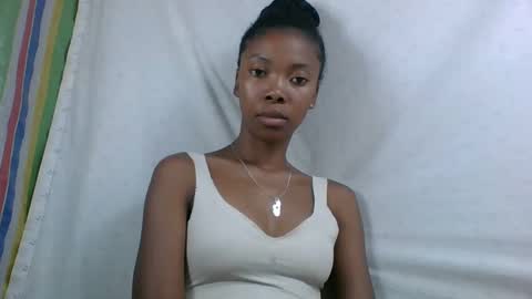 chariola0101 online show from February 2025 11:19:02 AM