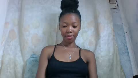 chariola0101 online show from February 2025 07:00:01 PM