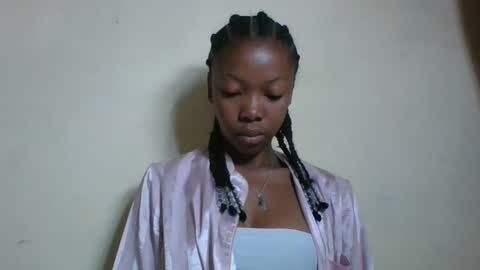 chariola0101 online show from March 2025 02:30:02 AM