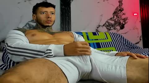 charless_dickenss online show from December 2025 10:46:02 AM