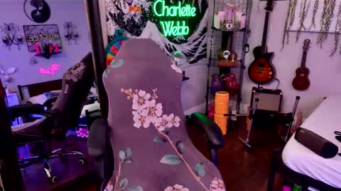 Charlette Webb online show from November 2025 05:35:02 AM
