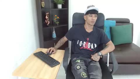 Snapshot of charlie_oconnor chatting on January 2025 04:00:01 AM Charlie oconnor online show from January 2025 04:00:01 AM