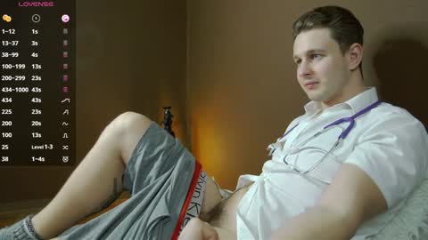 Snapshot of charlie_smiley chatting on December 2024 10:10:01 PM Charlie Smiley online show from December 2024 10:10:01 PM