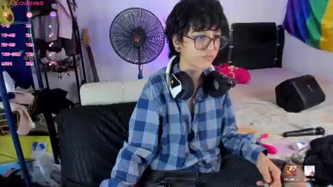 Snapshot of charlietaylorr__ chatting on June 2026 05:05:02 AM Charlie online show from June 2026 05:05:02 AM