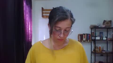 charlott online show from December 2025 07:01:02 PM