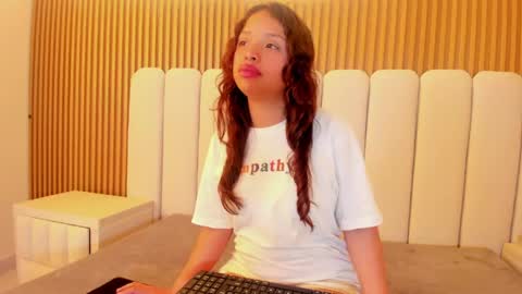 charlotaura online show from May 2026 12:45:01 PM