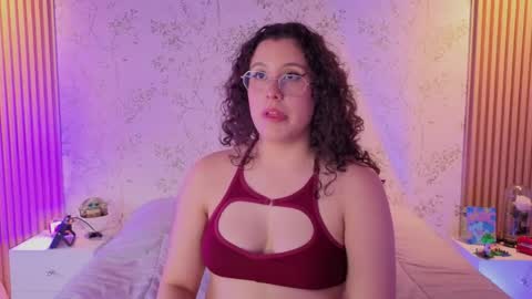 Snapshot of charlote__miller chatting on April 2026 06:10:01 PM You honey online show from April 2026 06:10:01 PM
