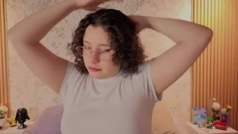 Snapshot of charlote__miller chatting on May 2026 12:44:02 PM You honey online show from May 2026 12:44:02 PM