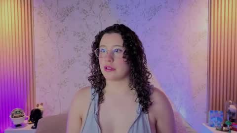 Snapshot of charlote__miller chatting on May 2026 11:40:01 AM You honey online show from May 2026 11:40:01 AM
