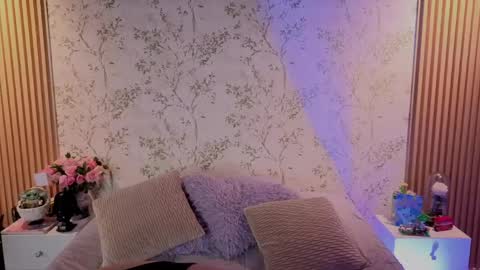 Snapshot of charlote__miller chatting on May 2026 11:40:02 AM You honey online show from May 2026 11:40:02 AM
