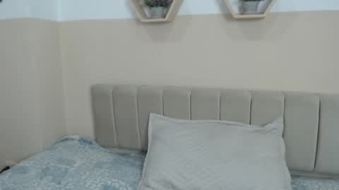 charlothe_dumont online show from April 2026 04:31:02 PM