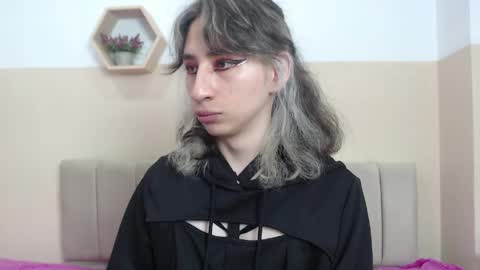 charlothe_dumont online show from May 2026 01:26:01 PM