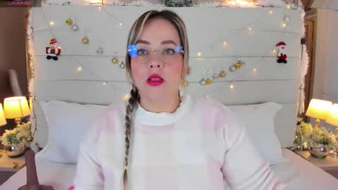 Snapshot of charlotte93x chatting on December 2025 11:48:01 AM Charlotte online show from December 2025 11:48:01 AM