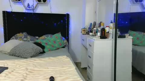 charlotte_027 online show from April 2026 03:51:02 AM