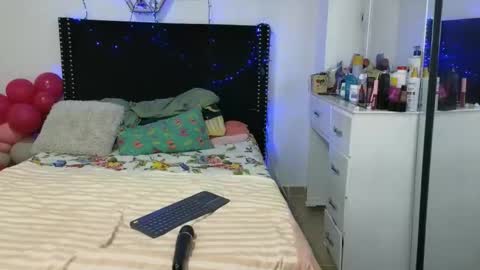 charlotte_027 online show from April 2026 02:34:01 AM