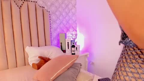 Snapshot of charlotte__08 chatting on January 2025 10:53:02 PM Charlotte online show from January 2025 10:53:02 PM