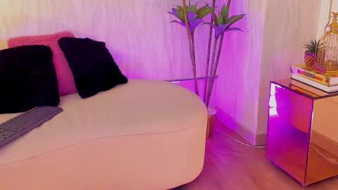 Snapshot of charlotte__08 chatting on November 2025 07:46:02 PM Charlotte online show from November 2025 07:46:02 PM