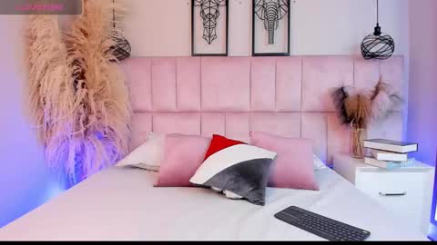 Daniela online show from December 2025 03:35:02 AM