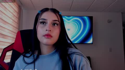 Snapshot of charlotte_greys chatting on September 2025 08:34:02 PM Charlotte online show from September 2025 08:34:02 PM