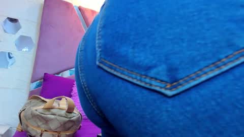 Snapshot of charlotte_icee chatting on October 2025 03:34:02 PM Charlotte Icee online show from October 2025 03:34:02 PM