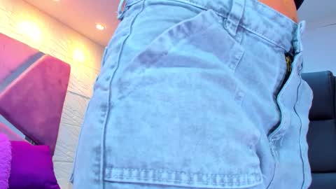 Snapshot of charlotte_icee chatting on October 2025 03:07:01 PM Charlotte Icee online show from October 2025 03:07:01 PM